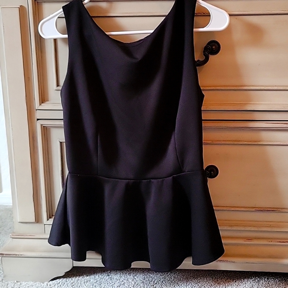 Pendulum Top Black Small